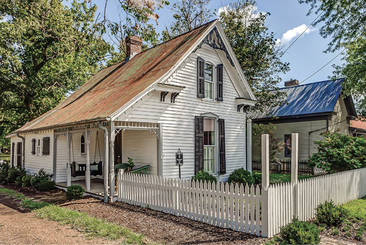 White's Mercantile's Holly Williams Creates Rustic and Refined Getaways